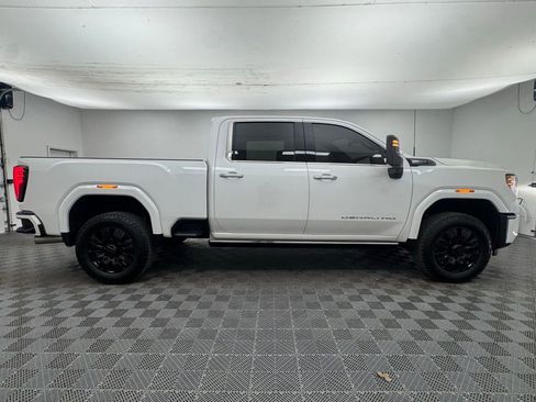 Used 2024 GMC Sierra 2500 Denali Ultimate AWD/4WD image 9