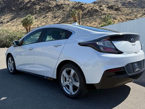 Used 2018 Chevrolet Volt LT FWD image 3