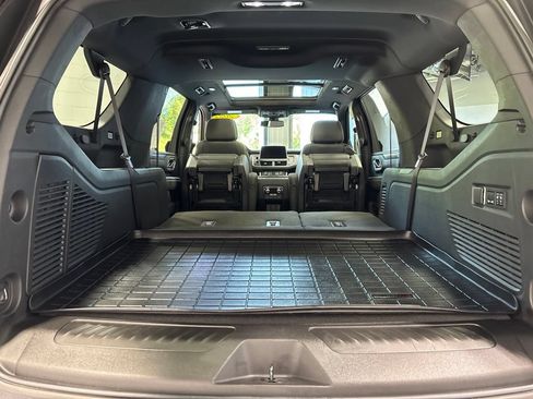 Used 2022 GMC Yukon XL SLT w/ SLT Premium Package AWD/4WD image 70