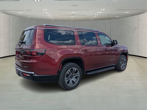 Used 2022 Jeep Wagoneer Series III image 3