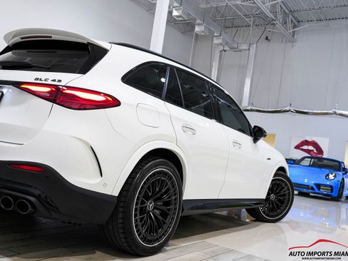 Used 2024 Mercedes-Benz GLC 43 AMG 4MATIC image 35