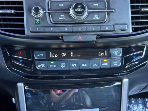 Used 2017 Honda Accord Sport image 25