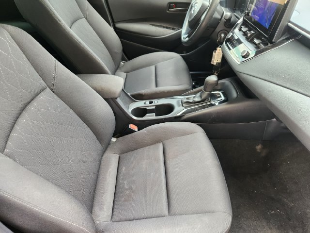 Used 2025 Toyota Corolla LE FWD image 13