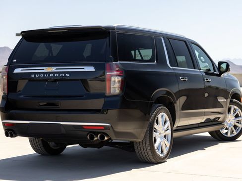 Used 2024 Chevrolet Suburban High Country AWD/4WD image 8