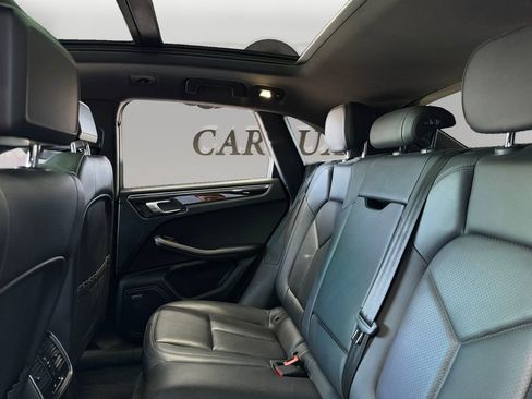 Used 2018 Porsche Macan Sport Edition AWD/4WD image 13