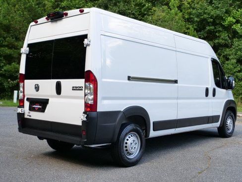 Used 2024 RAM ProMaster 2500 FWD image 9