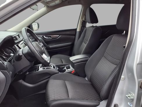 Used 2020 Nissan Rogue SV image 23