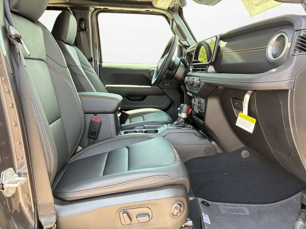 New 2026 Jeep Wrangler Unlimited Sahara AWD/4WD image 24