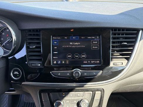 Used 2022 Buick Encore Preferred w/ Safety Package image 35