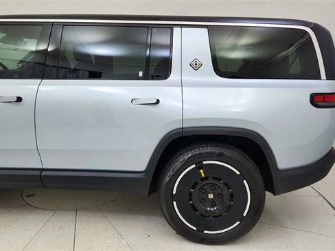 Used 2025 Rivian R1S Adventure image 10