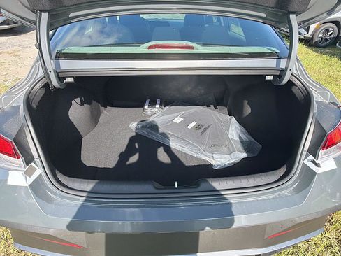 New 2026 Hyundai Elantra Sport FWD image 18