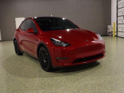 Used 2022 Tesla Model Y Long Range AWD/4WD image 1
