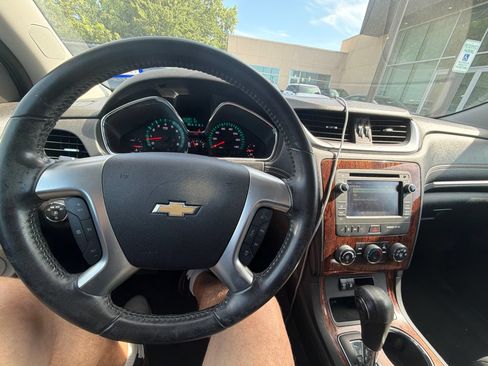 Used 2014 Chevrolet Traverse LT FWD image 18