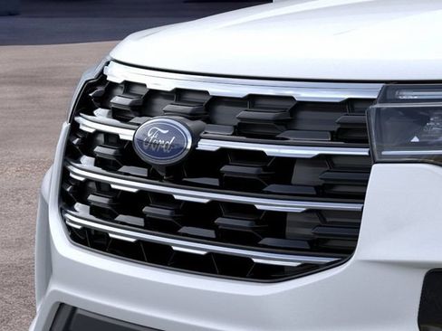 Used 2026 Ford Explorer Active w/ Active Comfort Package AWD/4WD image 17