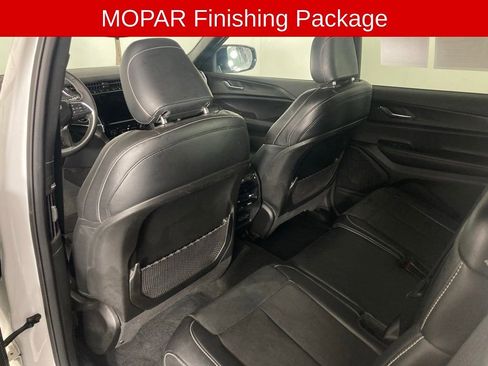 Used 2024 Jeep Grand Cherokee L Altitude image 15