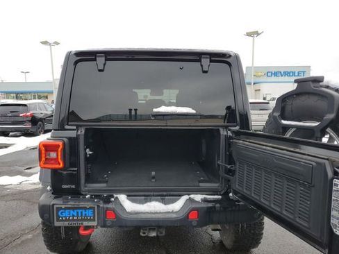 Used 2024 Jeep Wrangler Unlimited Rubicon image 25