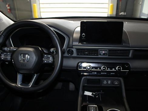Used 2023 Honda Pilot Touring image 25