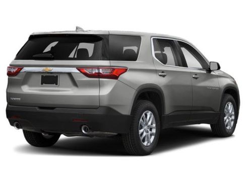 Used 2018 Chevrolet Traverse LS FWD image 2
