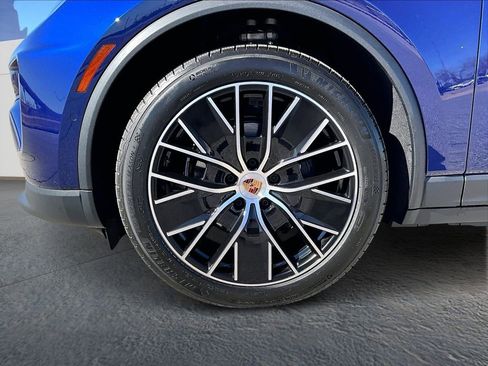 New 2026 Porsche Macan 4 Electric image 11