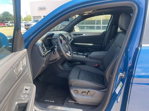 New 2025 Volkswagen Atlas Cross Sport SE image 7
