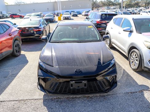 Certified 2025 Toyota Camry SE image 5