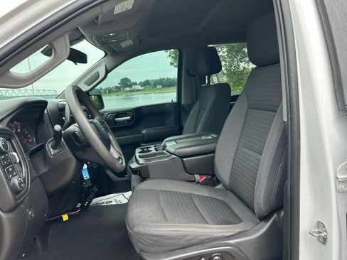 Used 2022 Chevrolet Silverado 1500 Custom Trail Boss w/ Safety Confidence Package AWD/4WD image 9