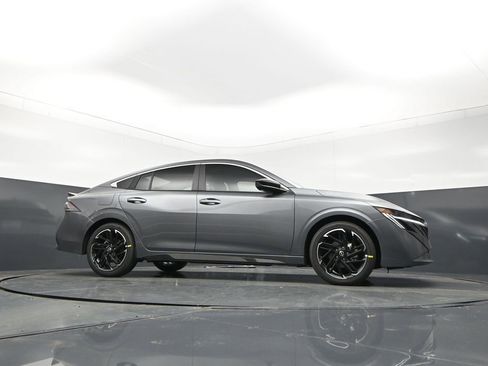 New 2026 Nissan Sentra SR w/ Floor Mat Package FWD image 28