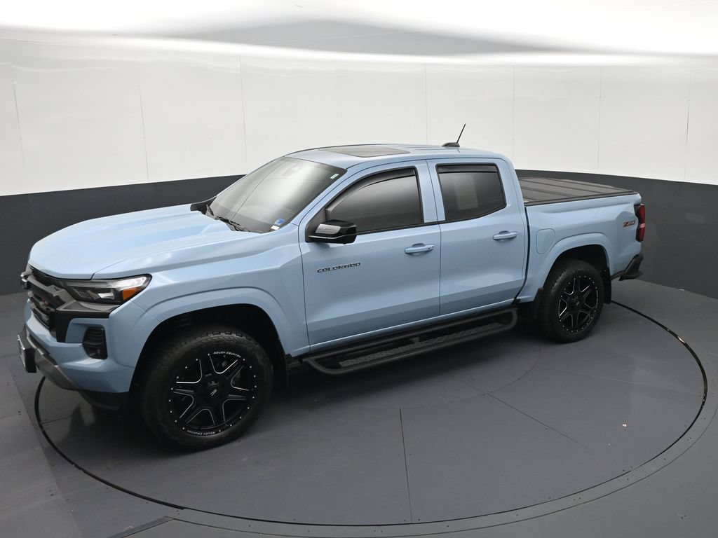 Used 2025 Chevrolet Colorado Z71 w/ Technology Package AWD/4WD image 24