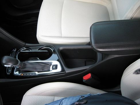 Used 2020 Buick Encore GX Select image 24