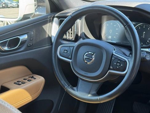 Used 2020 Volvo XC60 T5 Momentum AWD/4WD image 12