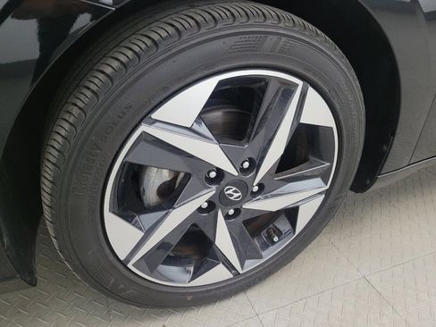 Used 2023 Hyundai Elantra Limited w/ Cargo Package image 31