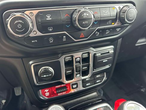 Used 2019 Jeep Wrangler Unlimited Rubicon AWD/4WD image 15