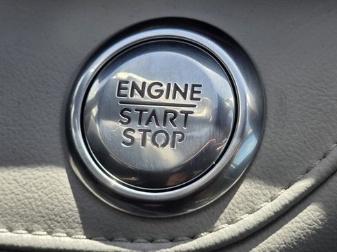 Used 2025 Lincoln Nautilus Reserve image 25