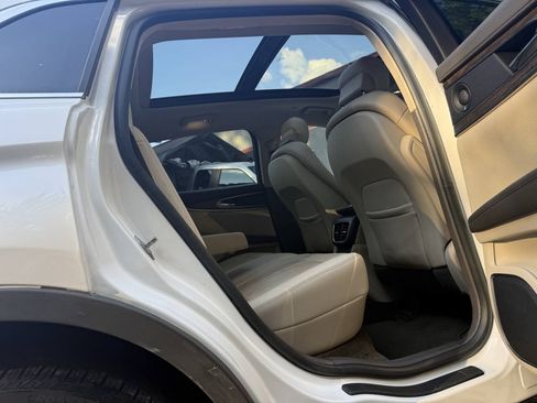 Used 2018 Lincoln MKX Reserve w/ Driver Assistance Package FWD image 40