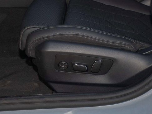 Used 2025 BMW 530i w/ M Sport Package RWD image 30