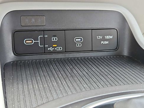 Certified 2025 Hyundai Kona SEL AWD/4WD image 30