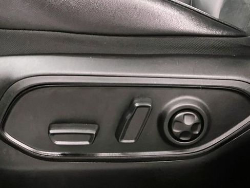 Used 2025 Jeep Grand Cherokee Altitude AWD/4WD image 37
