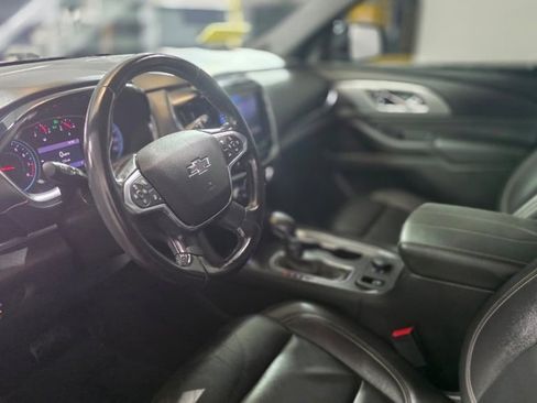 Used 2022 Chevrolet Traverse LT w/ Midnight/Sport Edition image 16