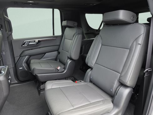 New 2026 Chevrolet Suburban LT w/ Comfort Package AWD/4WD image 25