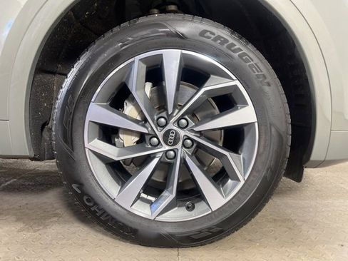 Certified 2023 Audi Q5 2.0T Premium w/ Convenience Package image 9