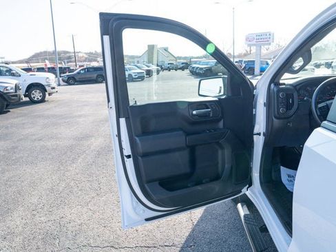 Used 2025 Chevrolet Silverado 1500 W/T w/ Trailering Package image 10