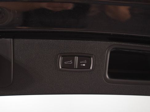 Used 2024 Porsche Macan S AWD/4WD image 17