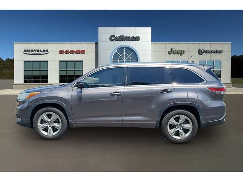 Used 2016 Toyota Highlander Limited w/ Driver Technology Package FWD image 6