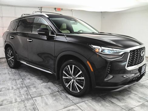 Used 2023 INFINITI QX60 Sensory w/ Cargo Package AWD/4WD image 3