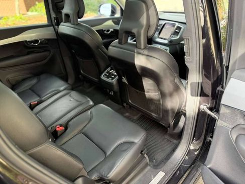 Used 2017 Volvo XC90 T6 Momentum w/ Vision Package image 28
