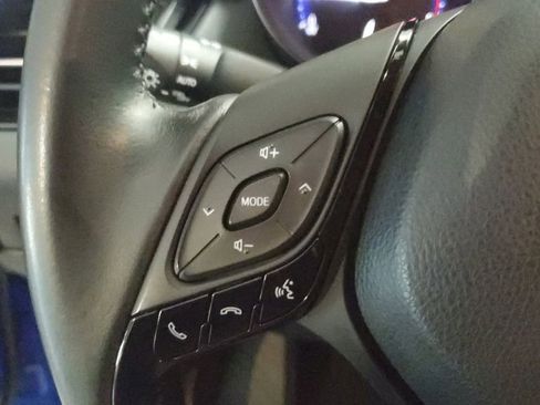 Used 2021 Toyota C-HR XLE image 27