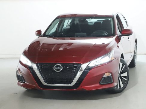 Used 2022 Nissan Altima 2.5 SV AWD/4WD image 3