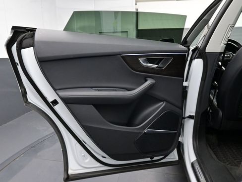 Used 2023 Audi Q8 Premium Plus AWD/4WD image 13