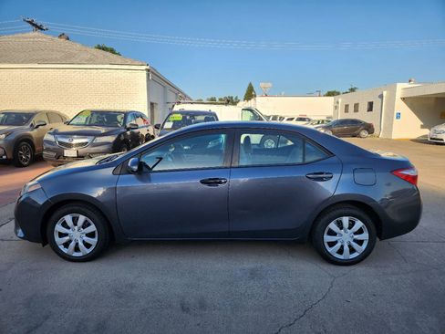 Used 2016 Toyota Corolla LE FWD image 2