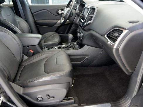 Used 2021 Jeep Cherokee Limited w/ Elite Package image 30